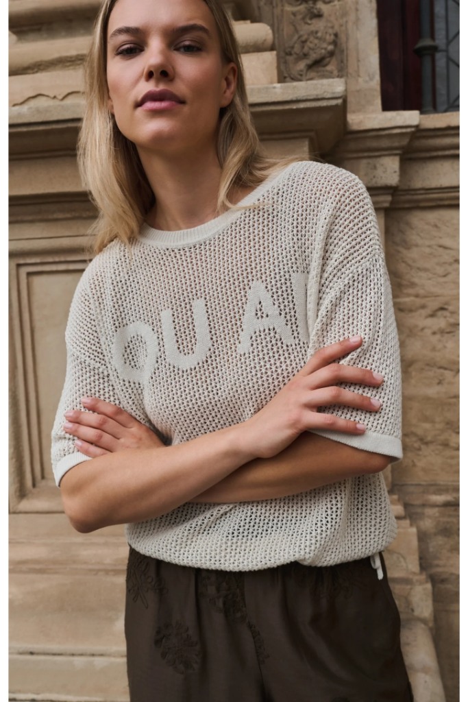 YAYA - Ľahký ažúrový pletený top s krátkym rukávom a jemným nápisom - beige